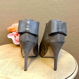 Dolce Vita 7.5 suede bootie with 1” platform